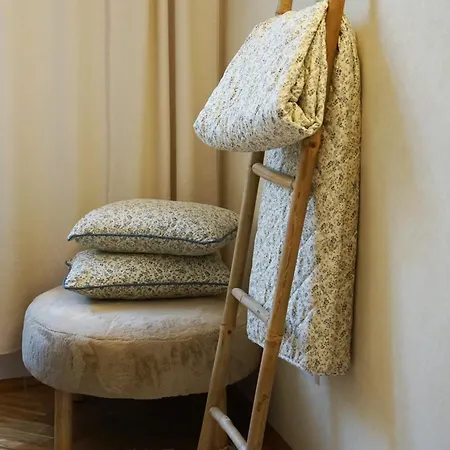 Apartmán Romanticky Apartman U Centra Prahy *